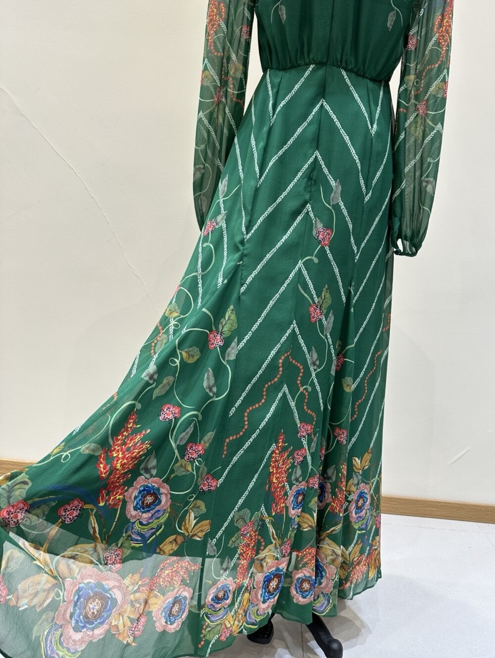 Saloni Jacqui B Dress in Emerald Barley Hotsell - Picture 9 of 11